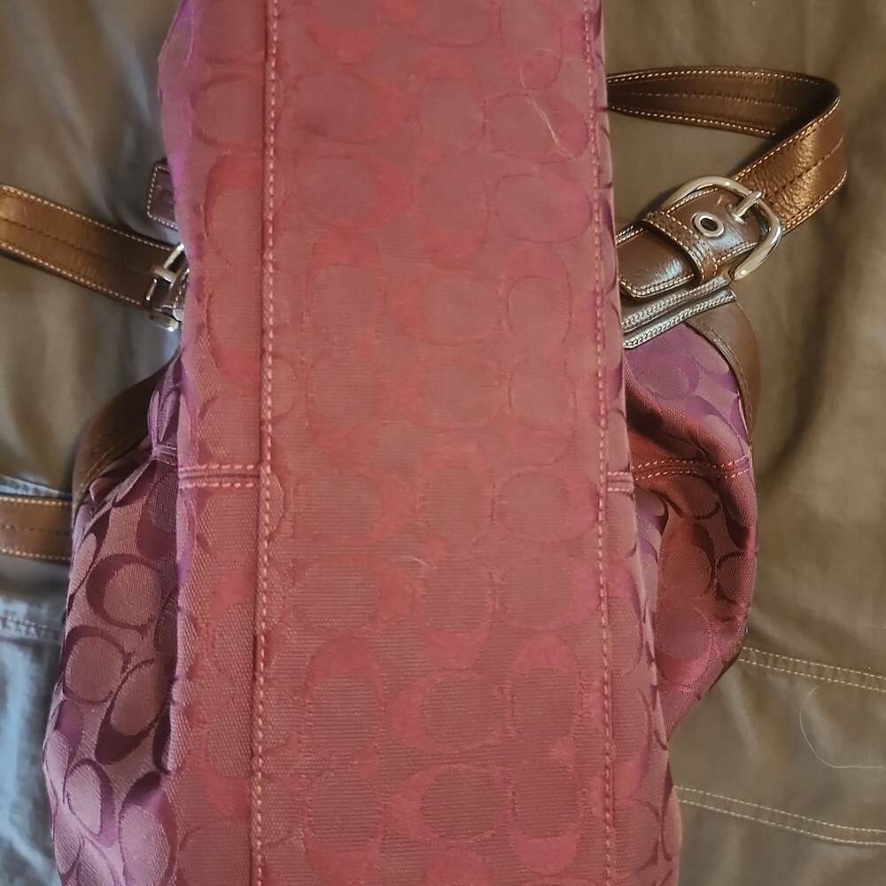 Coach - Picture 3 of 5